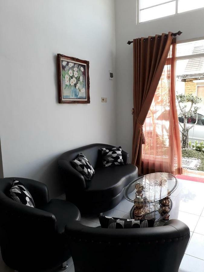 Villa Puncak Garuda A5 Batu  Extérieur photo